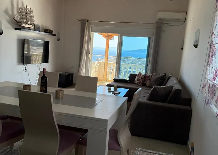 Black Marlin Luxury Penthouse * Sarandë